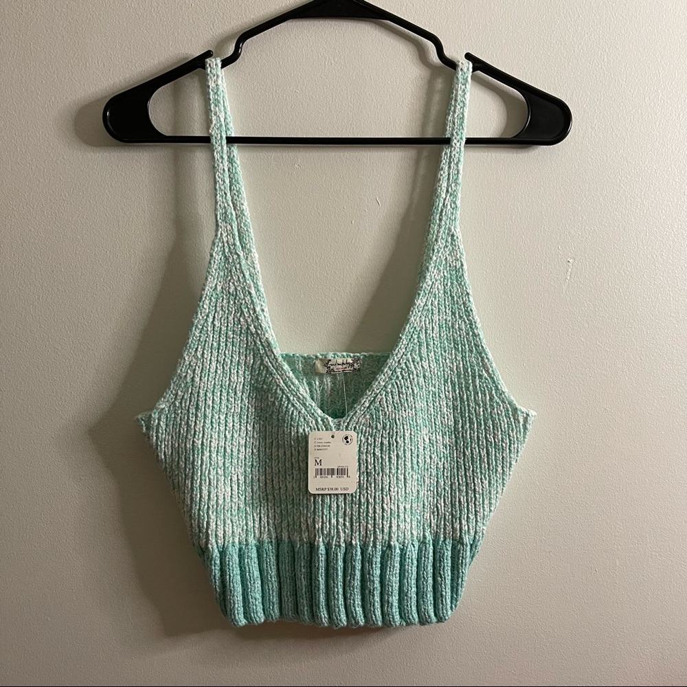 Cozy Free People Crop Tank!🦋